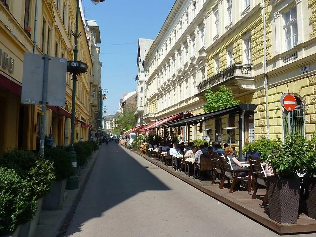 Downtown Boutique Suite Budapest Apartment
